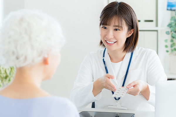 薬剤師の相談風景